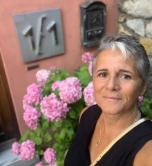 Emine TUSAVUL için geçici sanatçı portresi