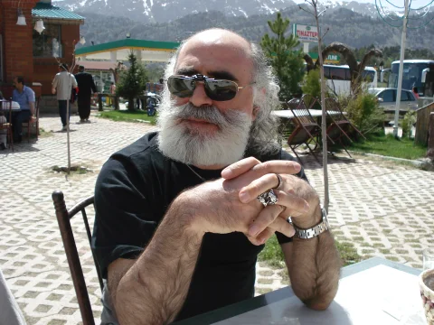 Mezahir AVŞAR portre