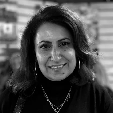 Aylin BAYRAM BADANCI sanatçı portresi