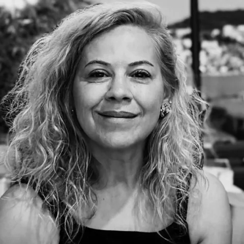 Birce ÖZATEŞ sanatçı portresi