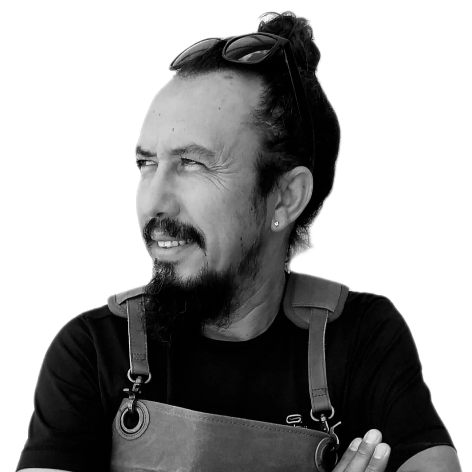 Cem Güney ÇEVİKBAS sanatçı portresi