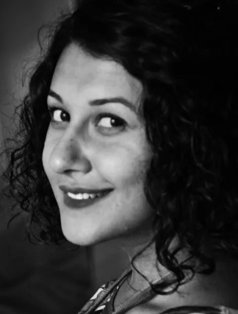 Melis Sucuoğlu DOĞAN sanatçı portresi